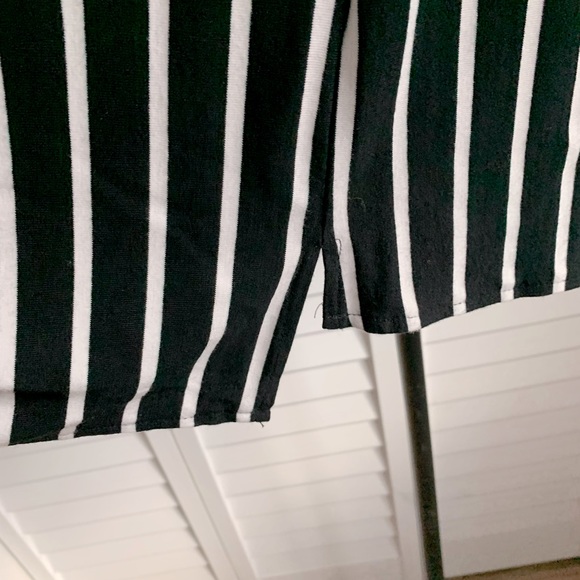 In Luv Sleevless Top - Picture 4 of 5